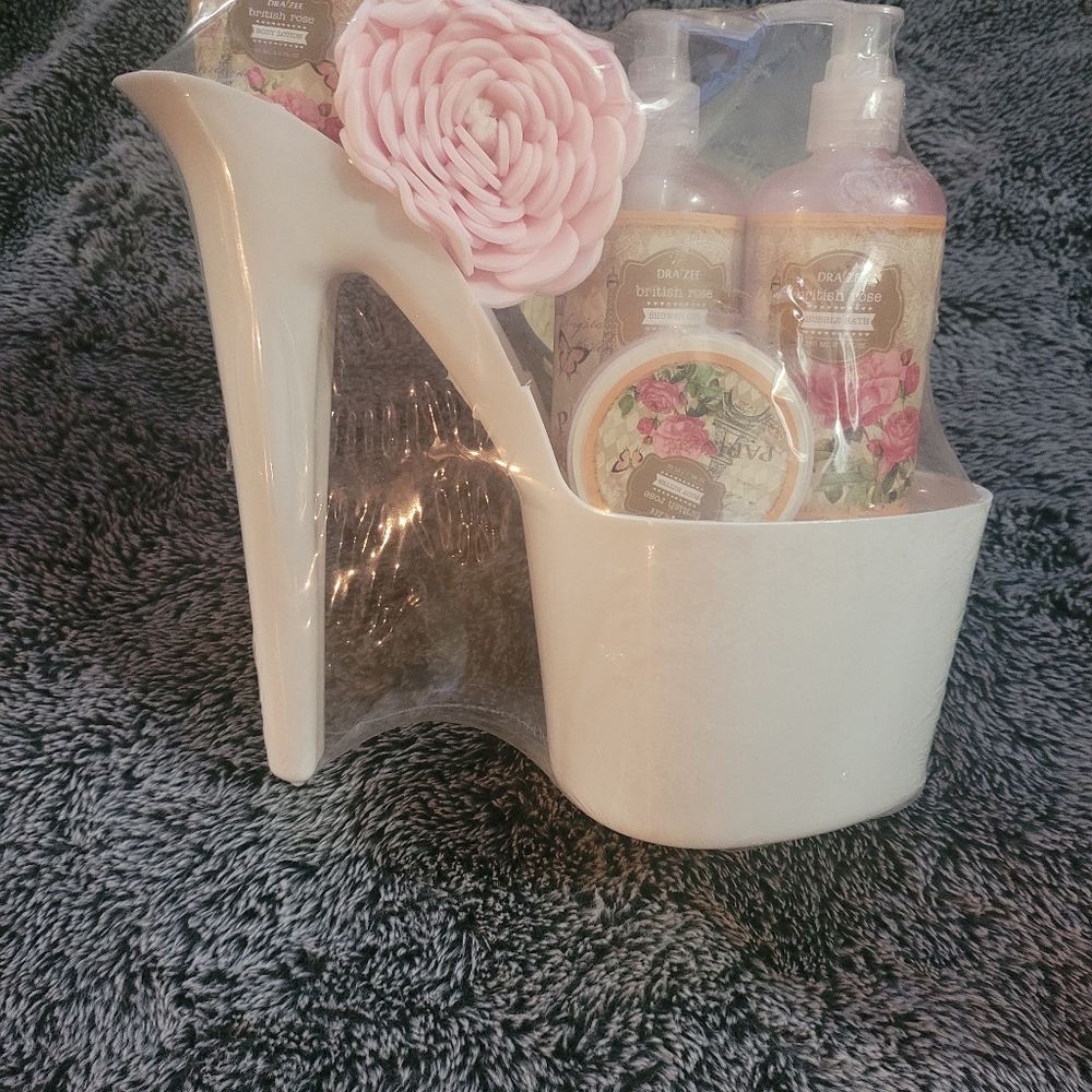 Adorable Bath and Beauty Set